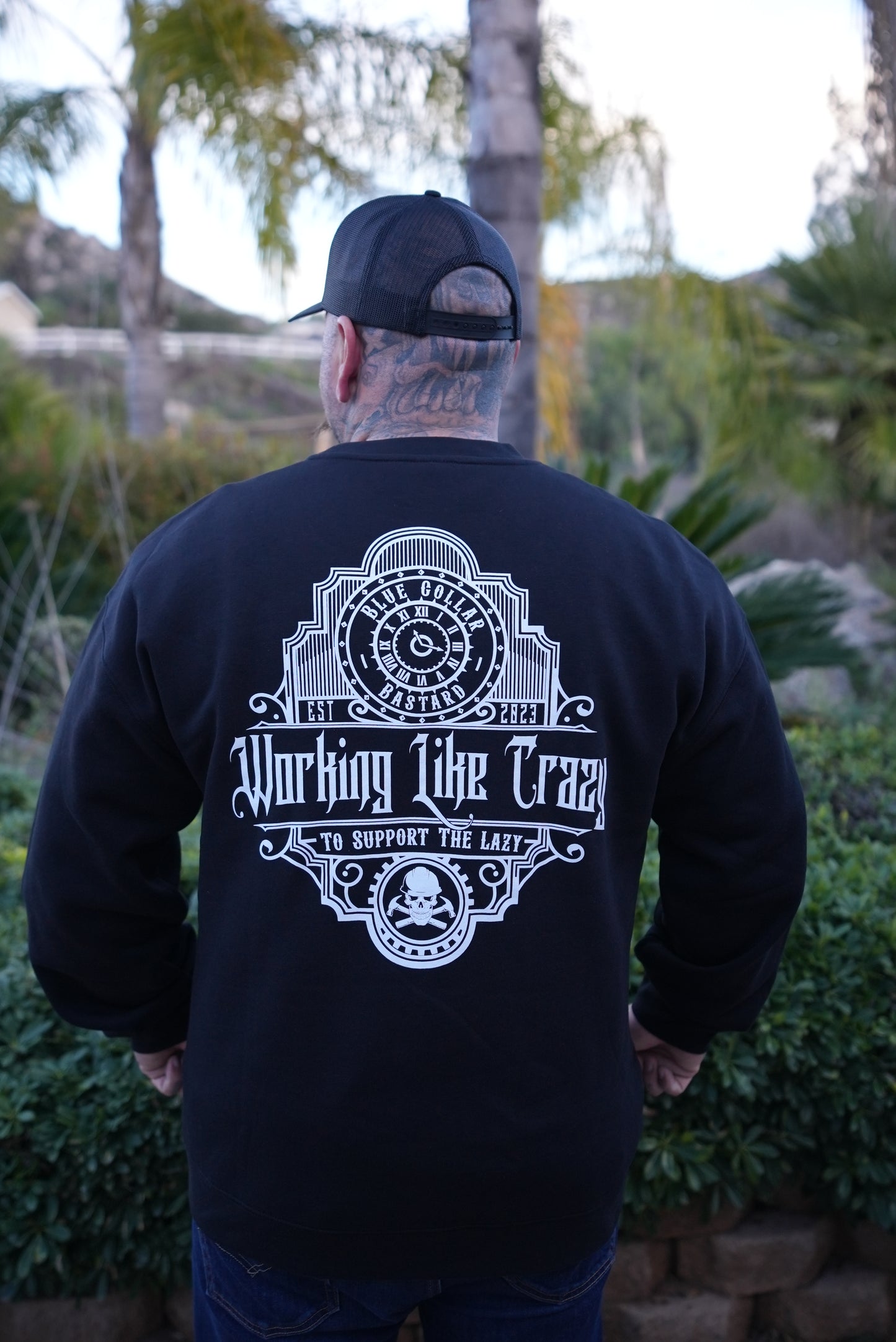 Workin like crazy to support the lazy (Crew neck sweater) (Black)